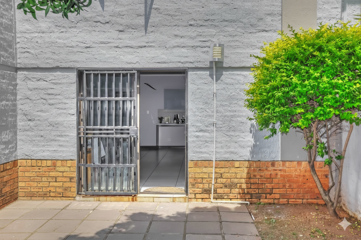 FASTEST SELLER: Stylish 2-Bed Duplex in Dekko Heights! - Photo 5