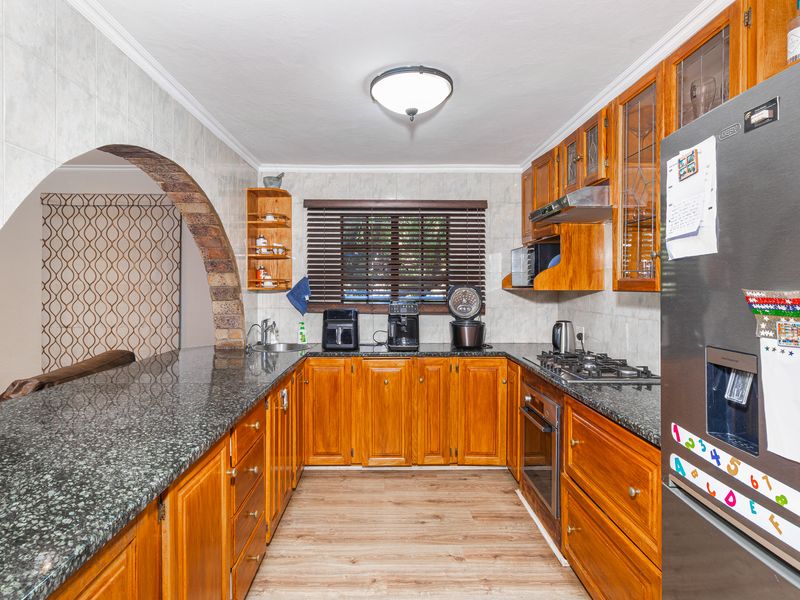 One property, Two Charming Homes, great for future investment. - Photo 10