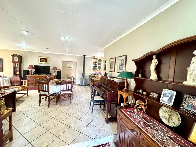 Comfortable Family Living in Secure Complex with Solar & Water Backup - Photo 5