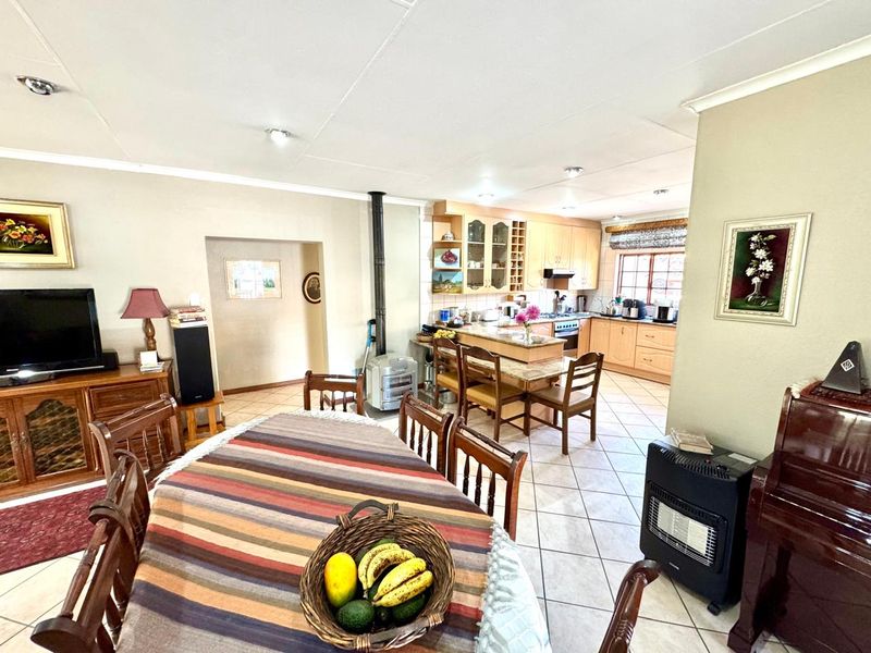 Comfortable Family Living in Secure Complex with Solar & Water Backup - Photo 8