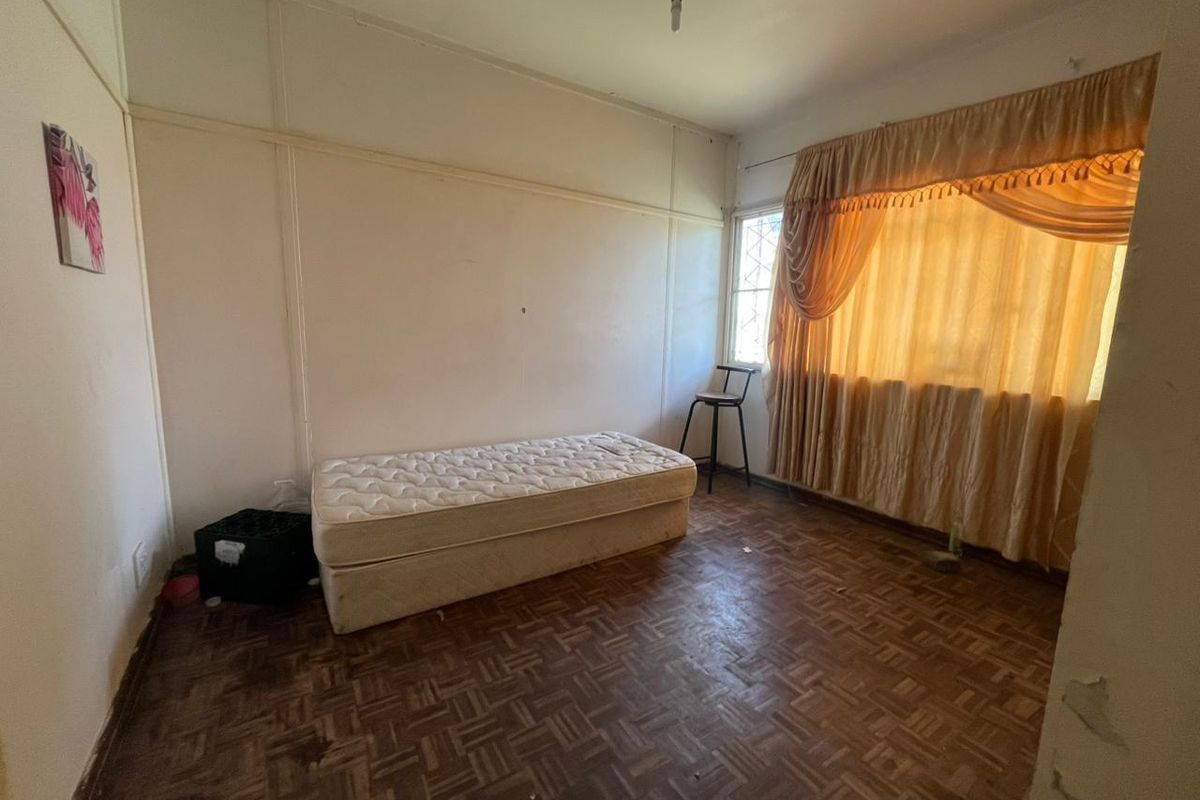 Spacious Grootvlei Gem – Family Home with Flat and Expansive Yard! - Photo 4