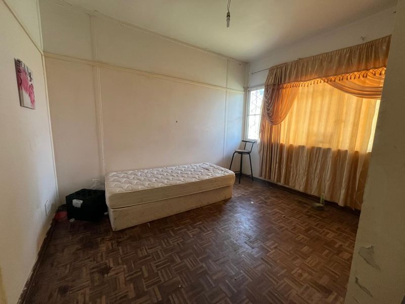 Spacious Grootvlei Gem – Family Home with Flat and Expansive Yard! - Photo 4