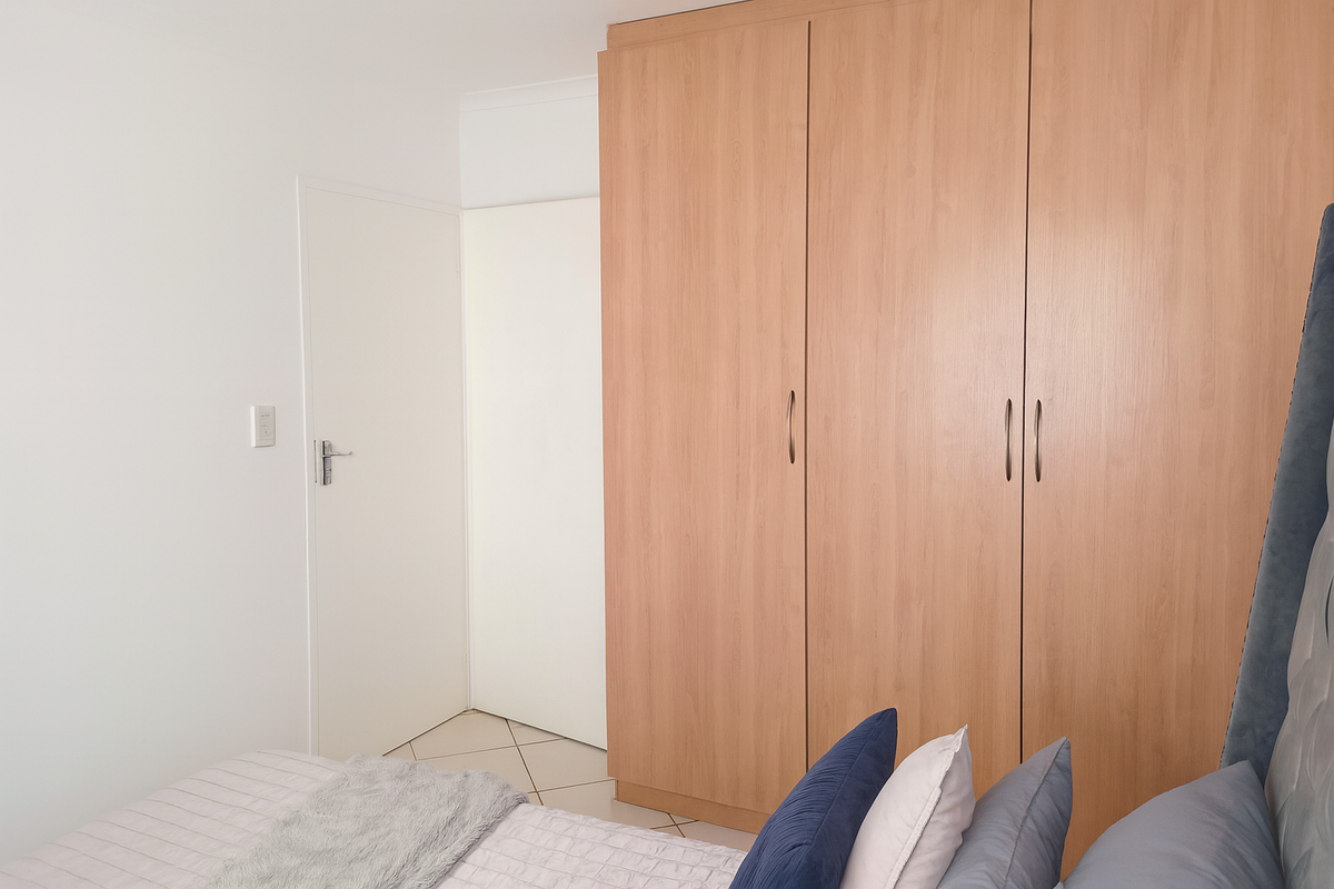 MODERN 1 BEDROOM UNIT – GROUND FLOOR – PRICED TO SELL! - Photo 5