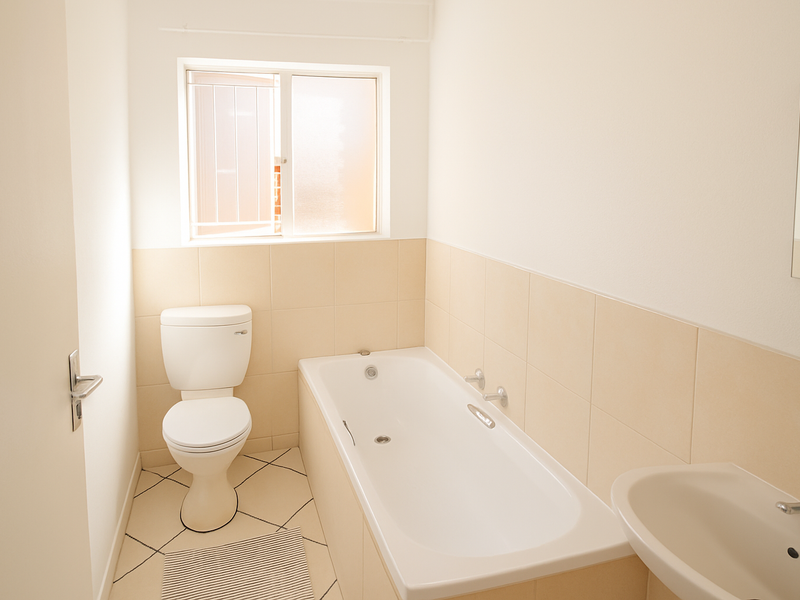 MODERN 1 BEDROOM UNIT – GROUND FLOOR – PRICED TO SELL! - Photo 6