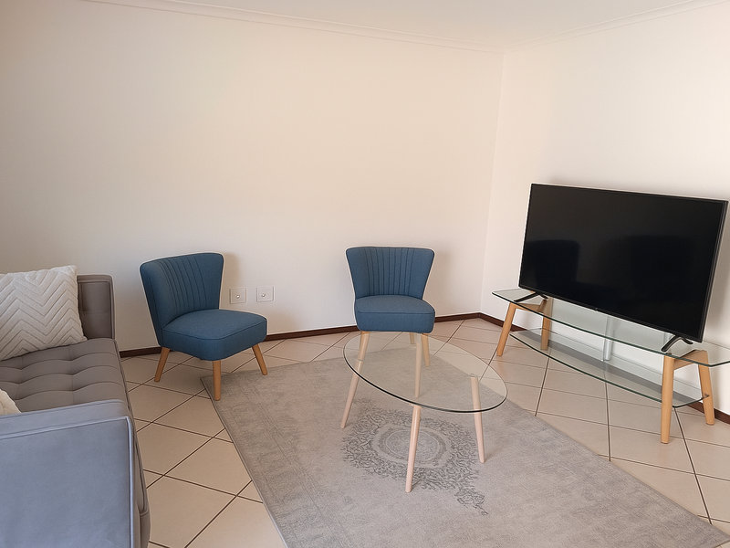 MODERN 1 BEDROOM UNIT – GROUND FLOOR – PRICED TO SELL! - Photo 3
