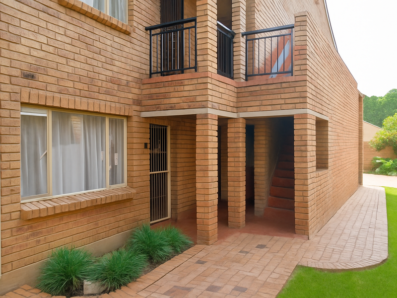 MODERN 1 BEDROOM UNIT – GROUND FLOOR – PRICED TO SELL! - Photo 1