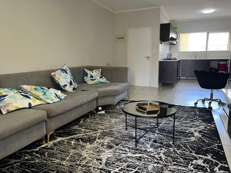 Modern 2-Bed Apartment for Sale in Kyalami Hills, Midrand – Prime Investment Opportunity - Photo 3