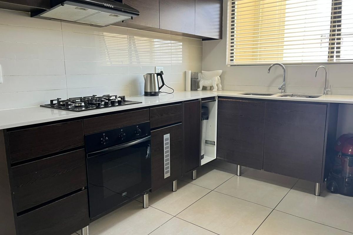 Modern 2-Bed Apartment for Sale in Kyalami Hills, Midrand – Prime Investment Opportunity - Photo 5