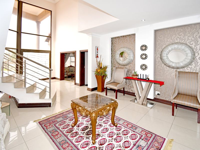 Fully Furnished Five-Star Living with Cinema, Pool & Greenbelt Views - Photo 10