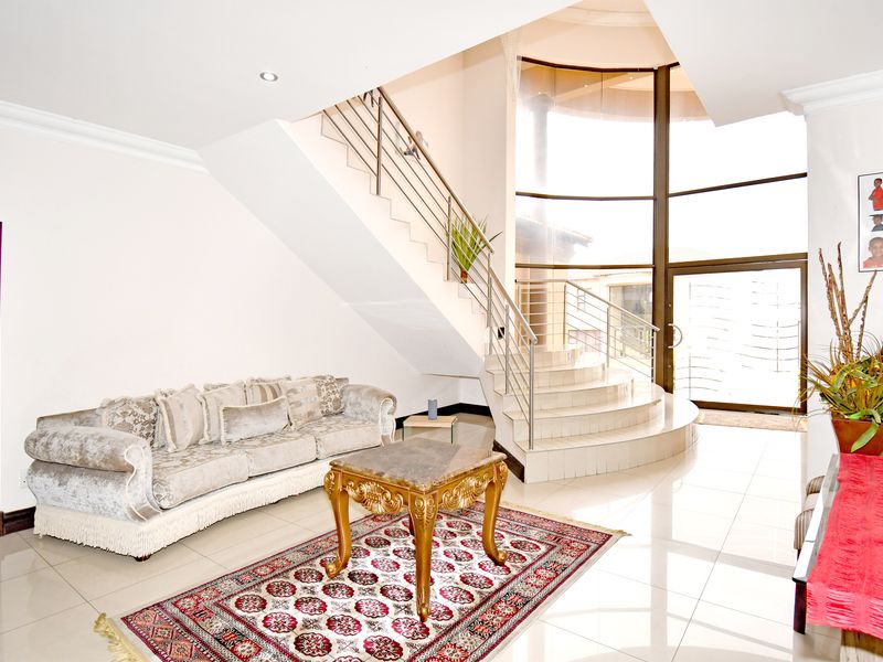 Fully Furnished Five-Star Living with Cinema, Pool & Greenbelt Views - Photo 9