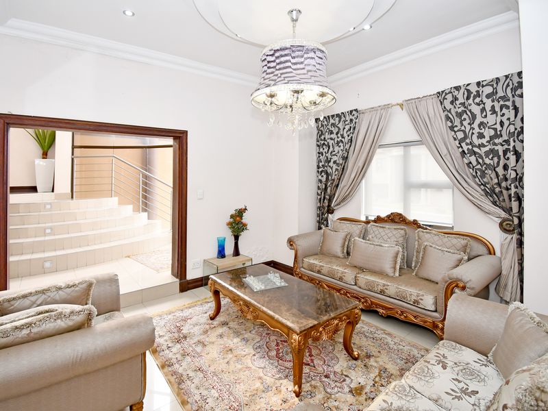 Fully Furnished Five-Star Living with Cinema, Pool & Greenbelt Views - Photo 7