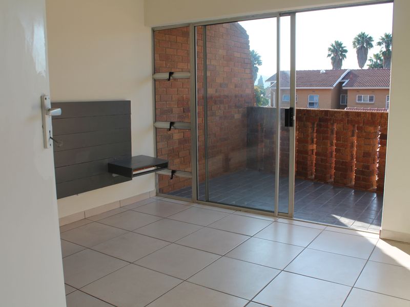 Modern Living in a Secure Bedfordview Complex - Photo 10