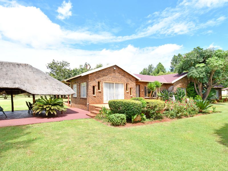 Timeless Country Living with Modern Sustainability - Photo 1