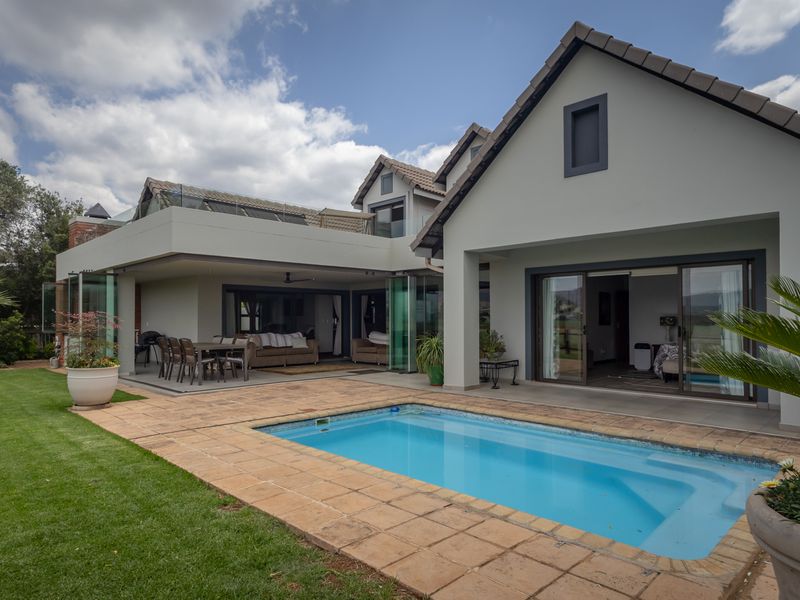 Prime Location Showcasing Luxury Living At Its Best - Photo 1