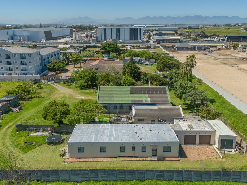 Prime 4,362m2 Rare Find: Two Adjoining Properties with Endless Potential - Develop, Invest or Occupy - Photo 4