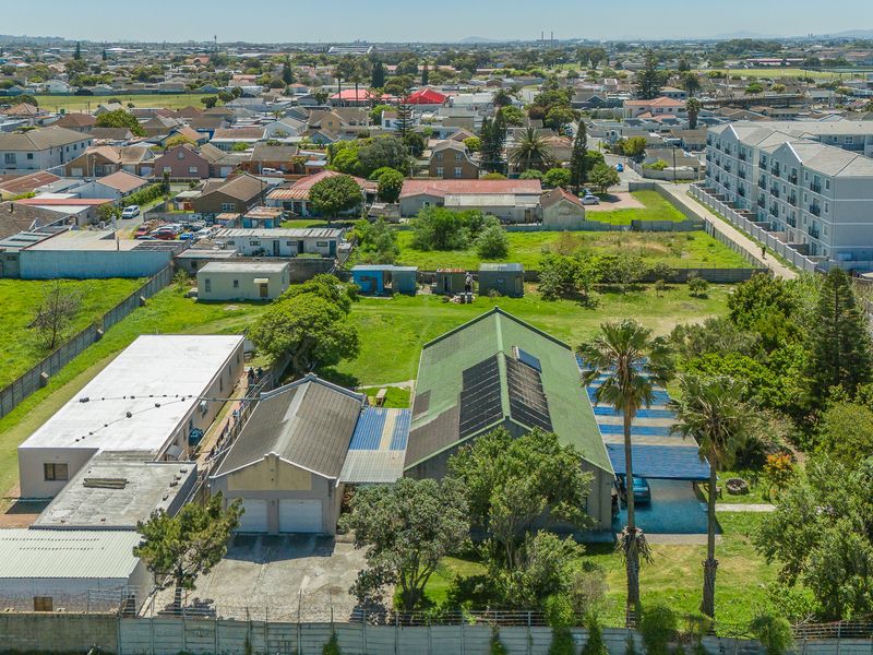 Prime 4,362m2 Rare Find: Two Adjoining Properties with Endless Potential - Develop, Invest or Occupy - Photo 2