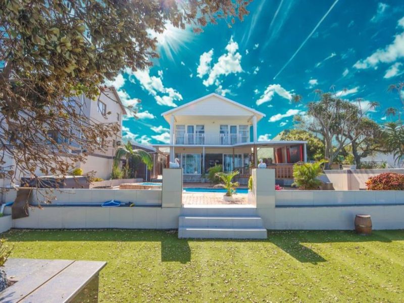 Ultra Modern Designer Home on Marine Drive "Millionaire’s Mile" - Photo 3