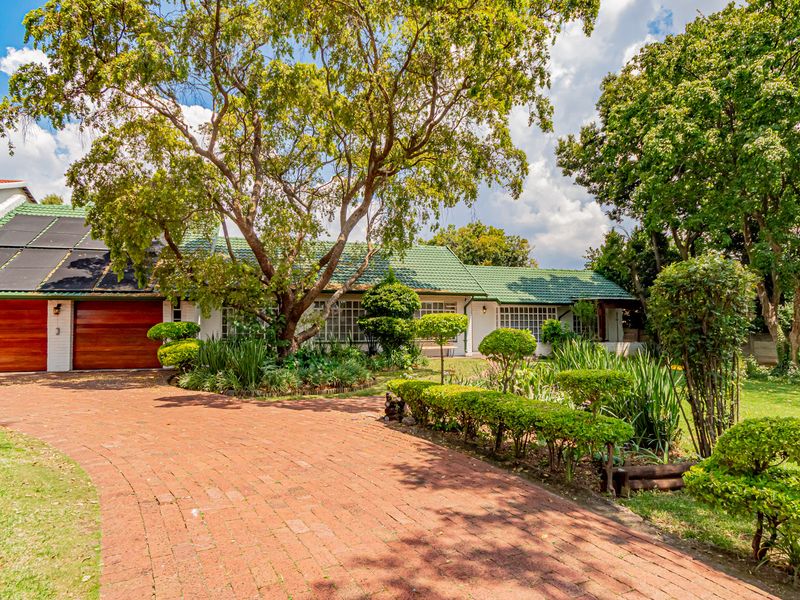 Spacious 4- bedroom family home with cottage and solar - Robin Acres - Photo 3