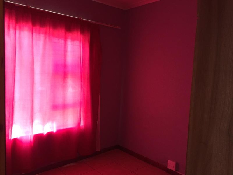 3 Bedroom family home available to rent in Amalinda - R7500 per month - Photo 8