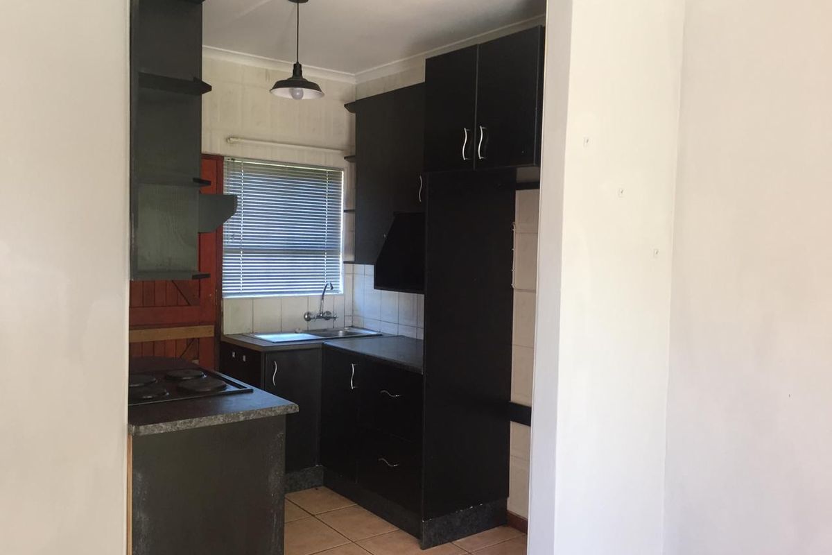 3 Bedroom family home available to rent in Amalinda - R7500 per month - Photo 5