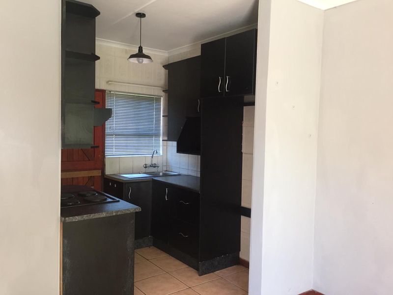 3 Bedroom family home available to rent in Amalinda - R7500 per month - Photo 5