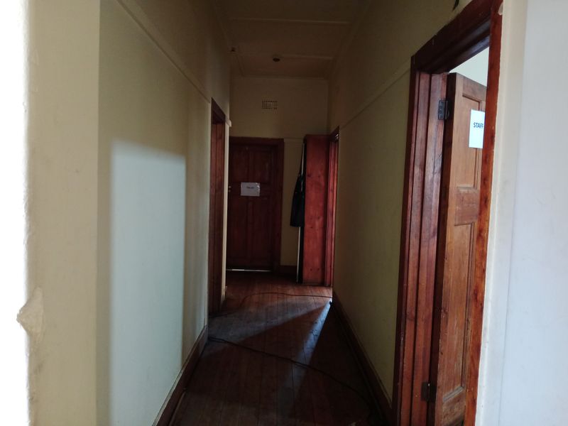 3 Bedrooms 1 Bathroom Kenilworth Gauteng - Photo 5