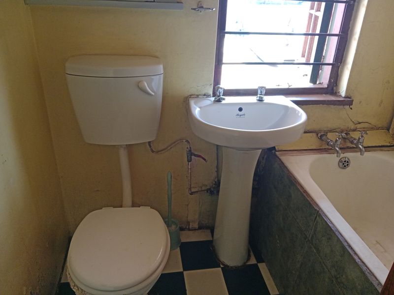 3 Bedrooms 1 Bathroom Kenilworth Gauteng - Photo 10