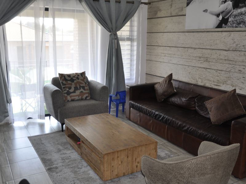 Luxury Living Meets Smart Investment – Modern 2-Bed, 2-Bath Apartment at Franklin on 8th - Photo 2