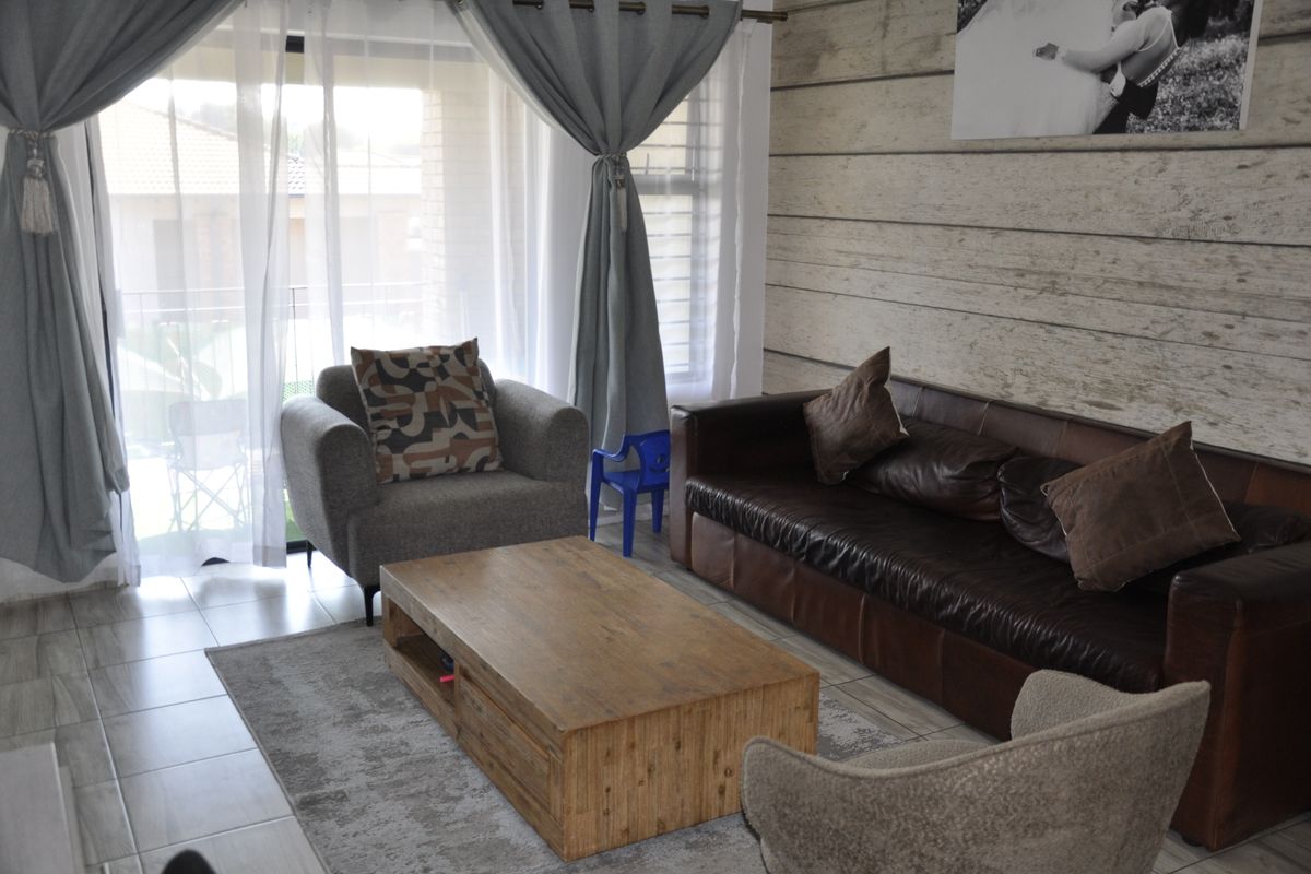 Luxury Living Meets Smart Investment – Modern 2-Bed, 2-Bath Apartment at Franklin on 8th - Photo 2