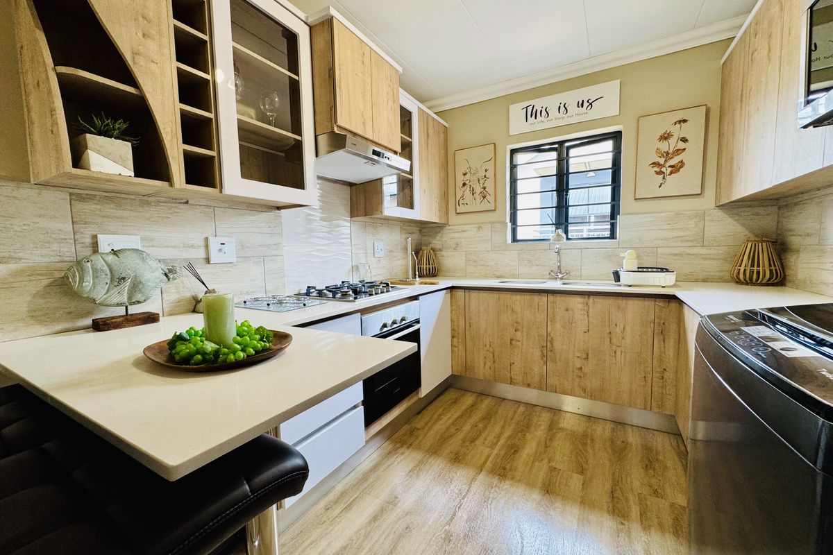 3 Bedroom Apartment for Sale in Roodepark Eco City 2! - Photo 2