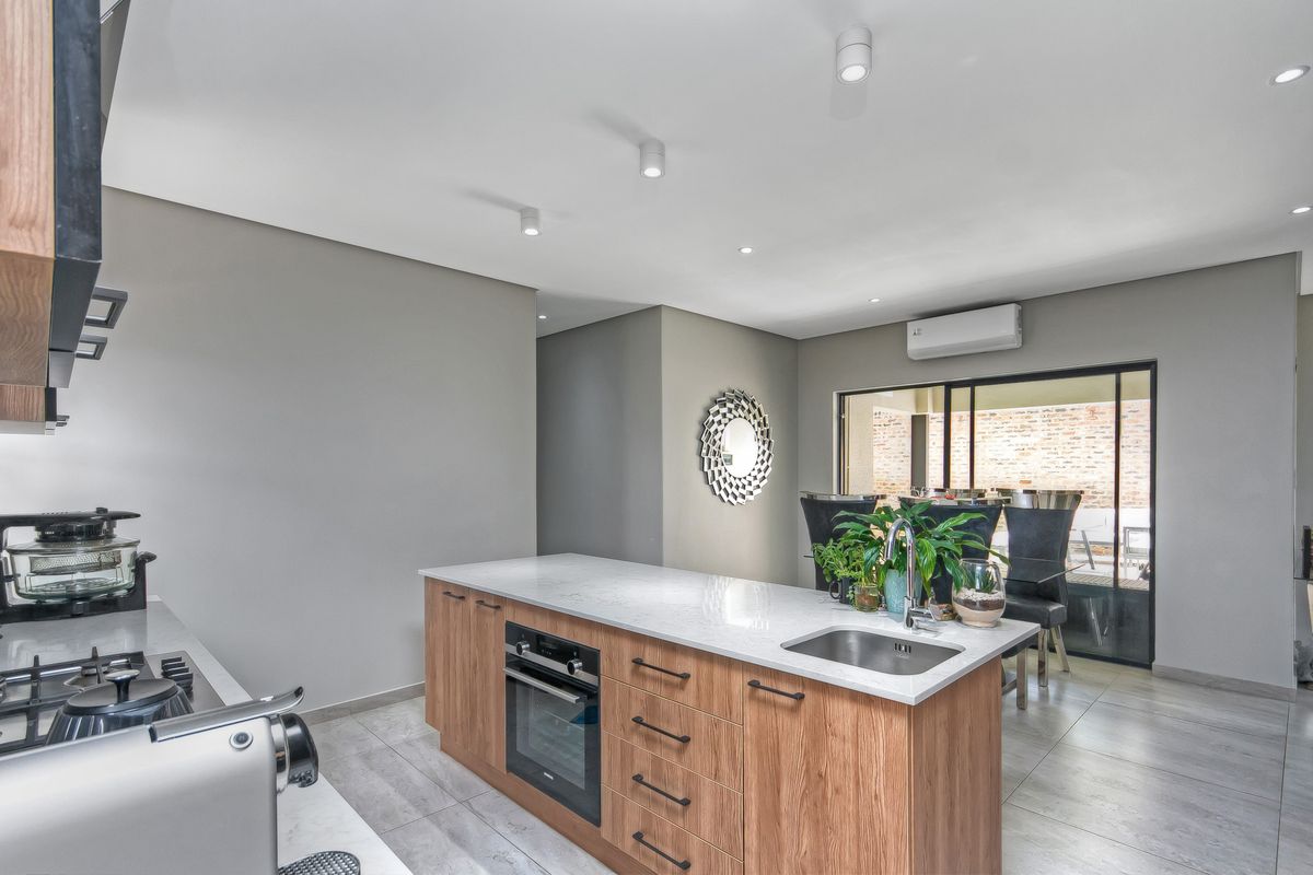 Immaculate Modern 2-Bedroom Home | The Lincoln, Carlswald - Photo 3