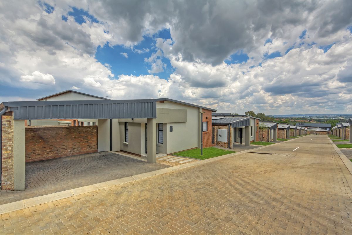 Immaculate Modern 2-Bedroom Home | The Lincoln, Carlswald - Photo 2