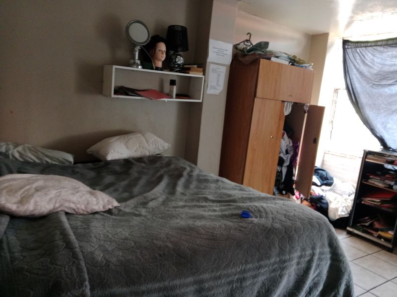 2 Bedrooms 1 Bathroom Kenilworth Gauteng - Photo 9