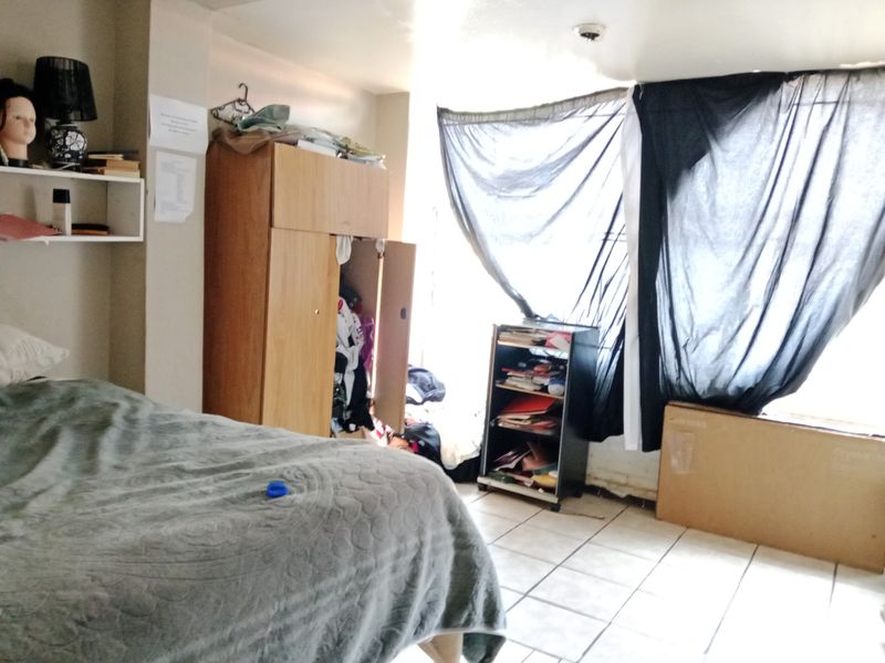 2 Bedrooms 1 Bathroom Kenilworth Gauteng - Photo 10