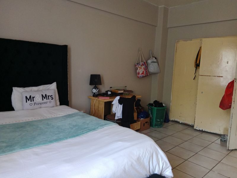 2 Bedrooms 1 Bathroom Kenilworth Gauteng - Photo 7