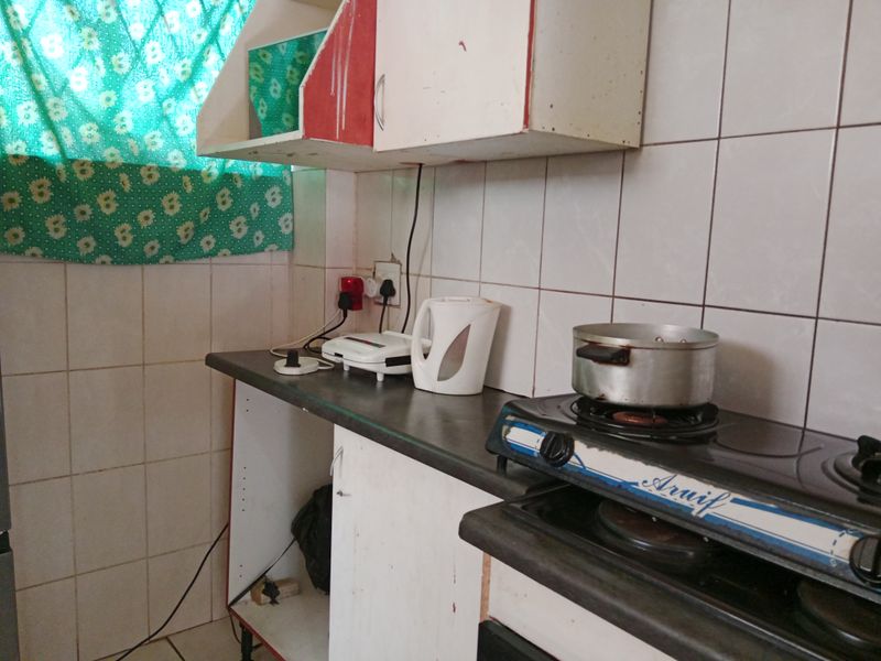 2 Bedrooms 1 Bathroom Kenilworth Gauteng - Photo 6