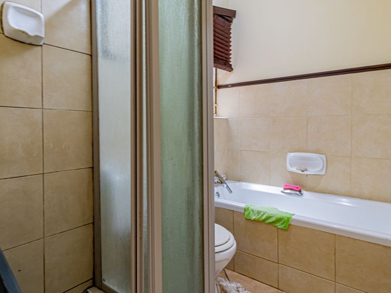 Great location - Photo 9