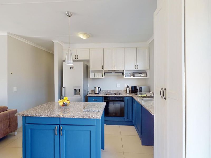 Modern townhouse, great investment, in Bridgemead! - Photo 5