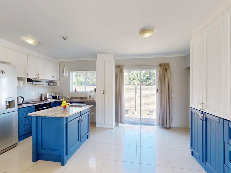 Modern townhouse, great investment, in Bridgemead! - Photo 3