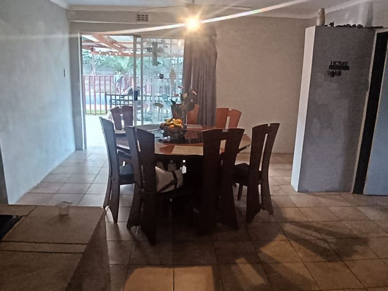 Spacious 3-Bedroom Home with 1 Flatlet - Perfect for Corporate Living! - Photo 7