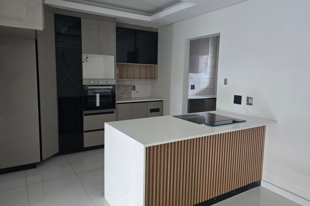 Immaculate House In Sought After Suburb! - Photo 4