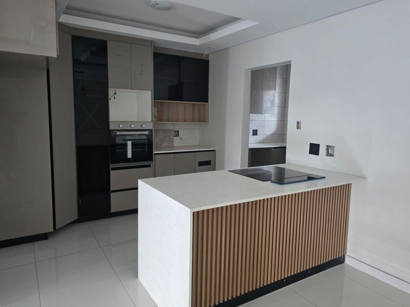 Immaculate House In Sought After Suburb! - Photo 4