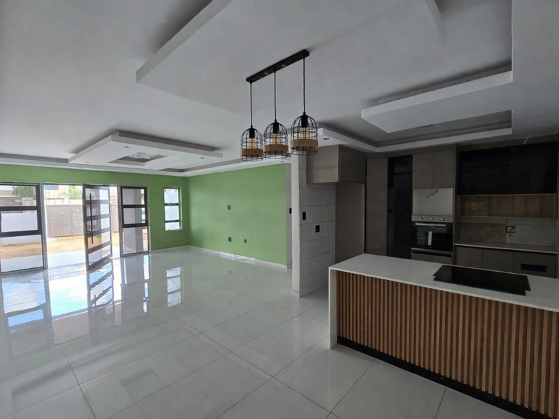 Immaculate House In Sought After Suburb! - Photo 3