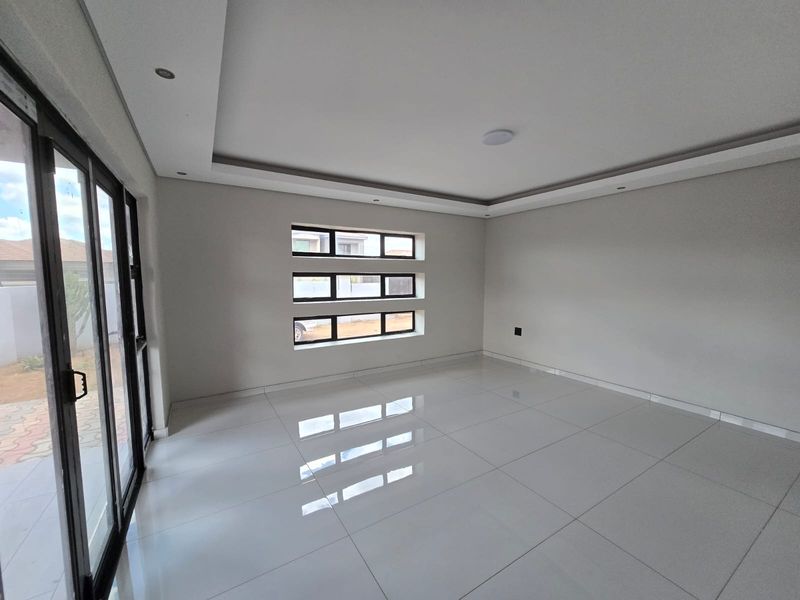 Immaculate House In Sought After Suburb! - Photo 8