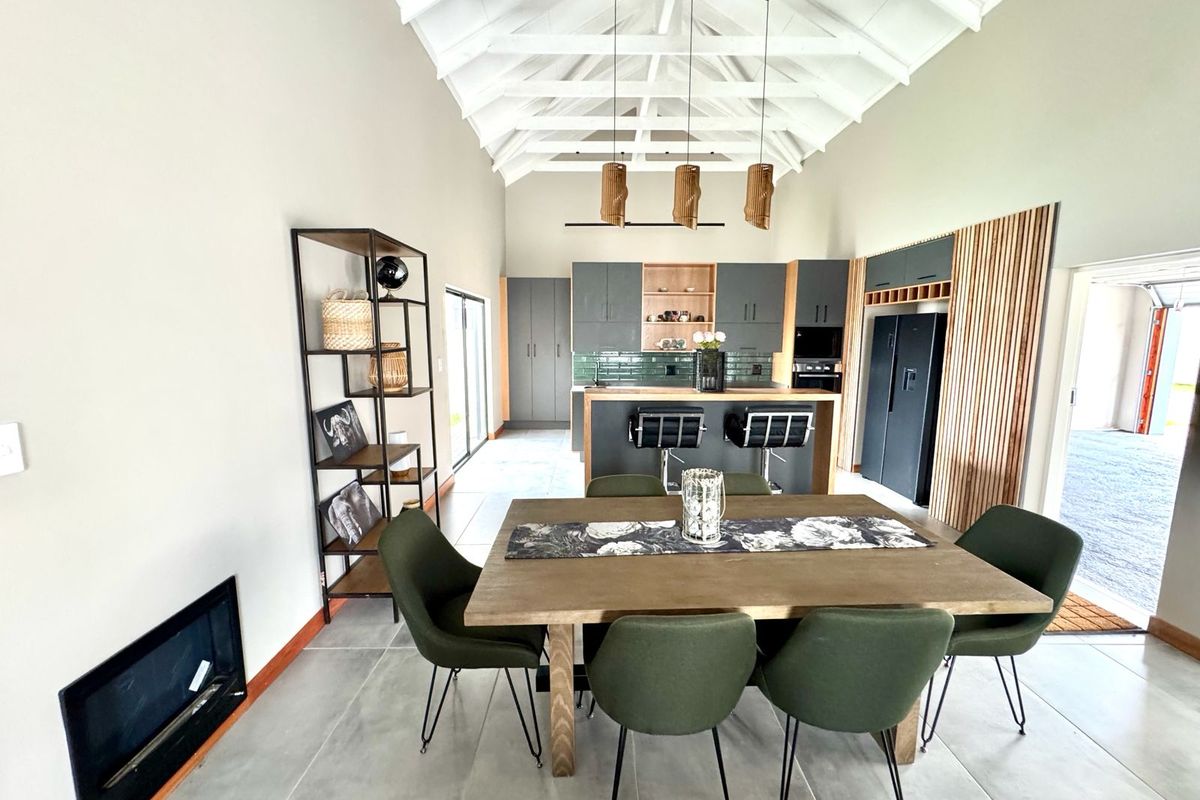 Contemporary Luxury in a Safe and Secure Complex - Photo 3