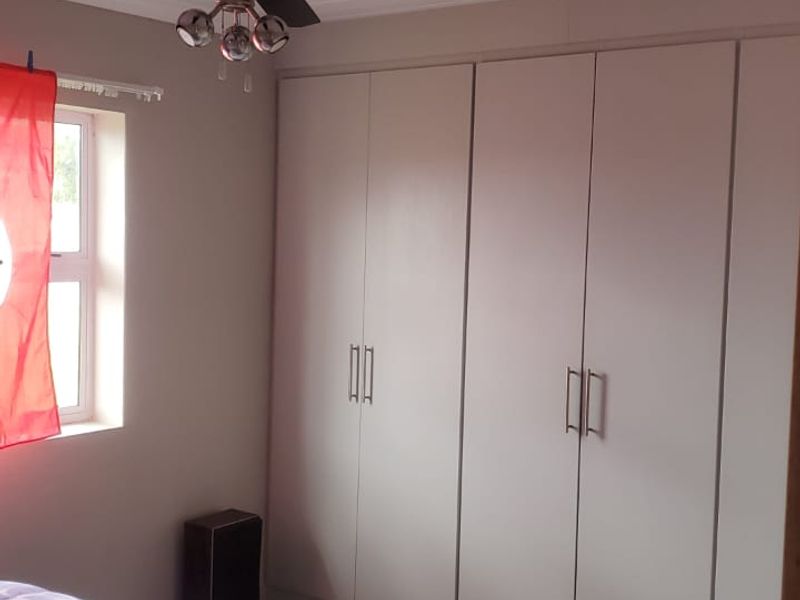 3 Bedroom House To Let - Photo 4