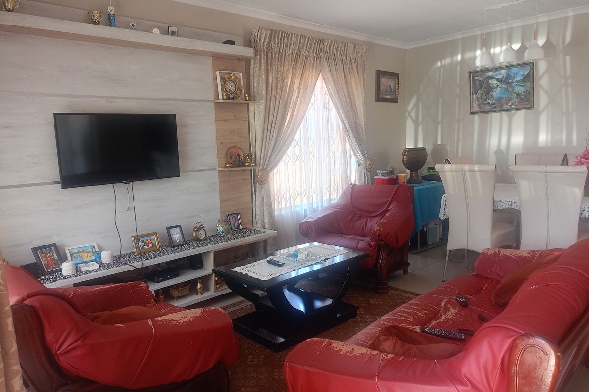 Your dream home awaits! - Photo 2