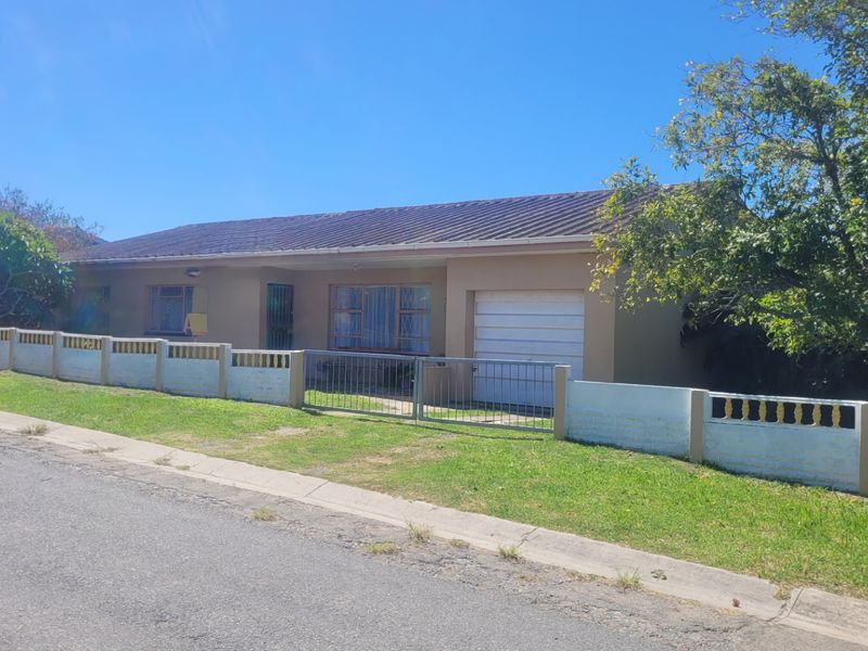 Charming three bedroomed  home - Photo 4