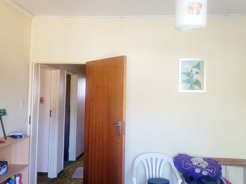 Charming three bedroomed  home - Photo 8