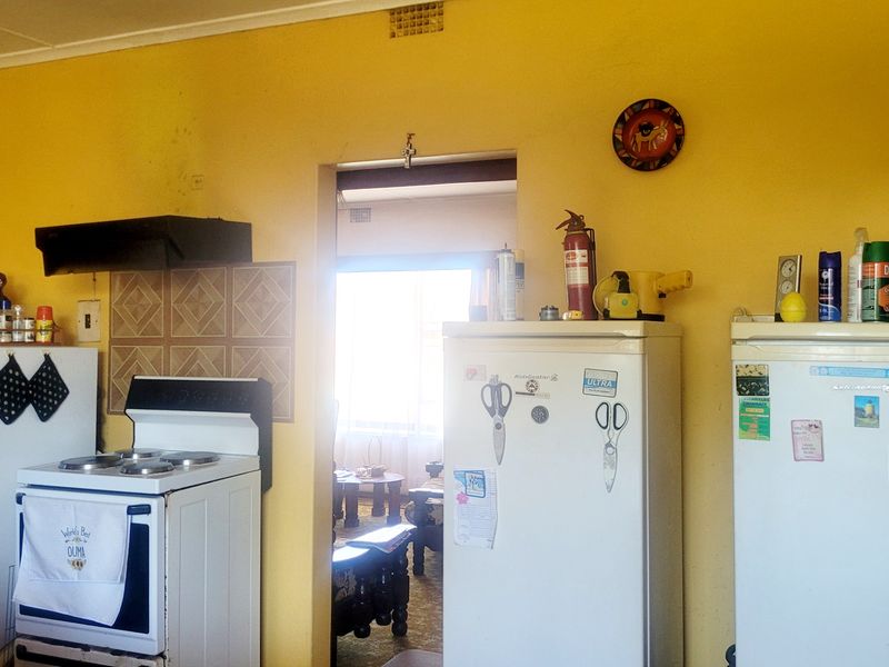 Charming three bedroomed  home - Photo 10